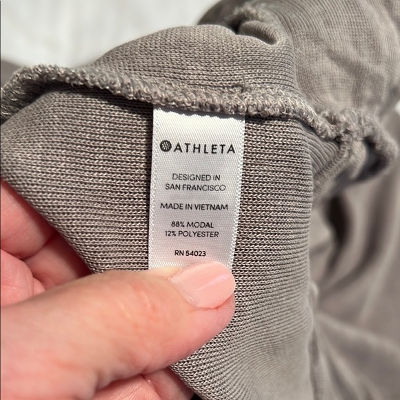 ATHLETA‎ WOMENS SIZE LARGE GRAY SERENITY CRISS CROSS LONG SLEEVE SHIRT - Picture 6 of 6